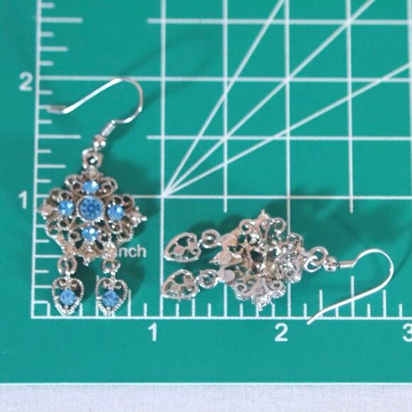 Dainty VIntage Chanelier Earrings Ornate Silver Tone Filagree Cobalt Blue Stone - Picture 6 of 6